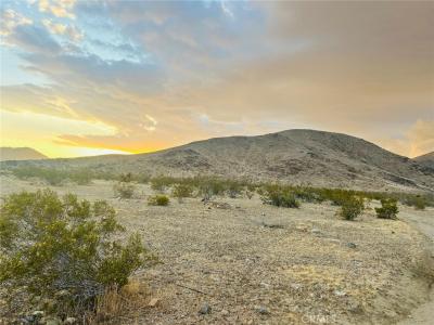 0 Lucerne Valley Cut Off, Lucerne Valley, קליפורניה 92356, ארצות הברית של אמריקה
