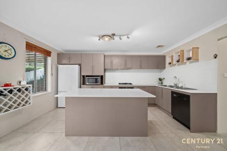 15 Vaal Way, Edmondson Park, NSW 2174, אוסטרליה