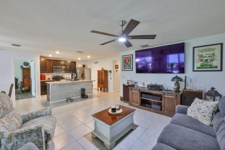 16704 Sunburst Lake St, Wimauma, Флорида 33598, Соединенные Штаты