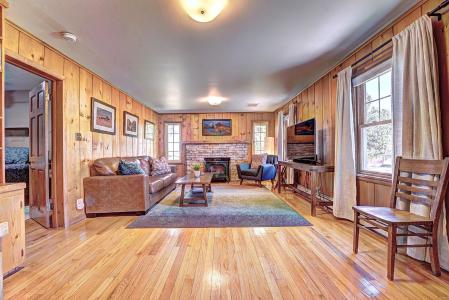 587 21 1/8 Road, Grand Junction, Colorado 81507