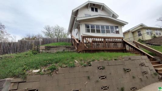 3109 Garretson Ave., Sioux City, Iowa 51106, USA