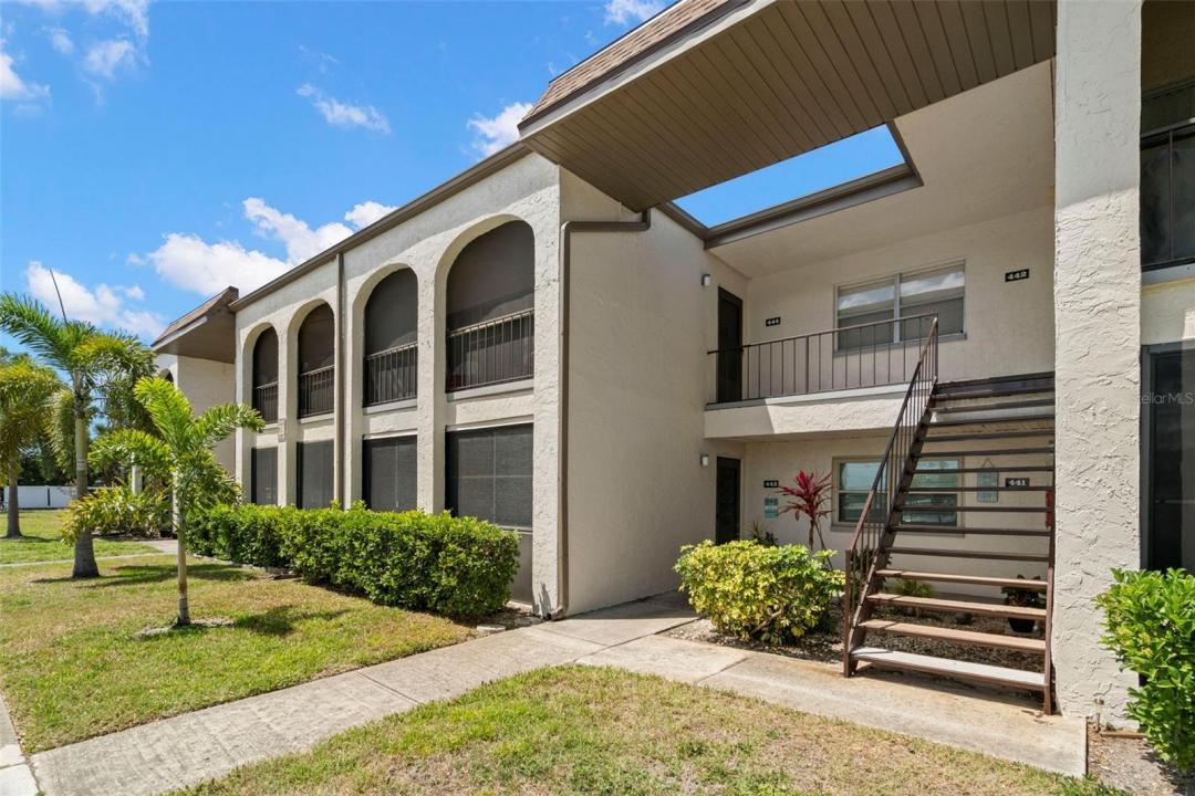 7701 Starkey Rd. #443, Seminole, Florida 33777