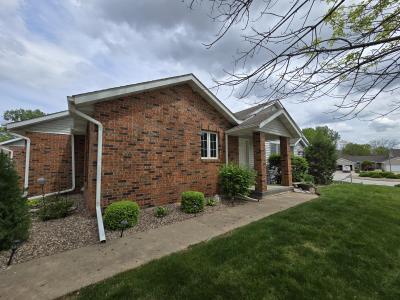 2704 Kings Pointe NE, Quincy, Illinois 62305, HOA KỲ