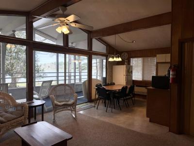 284 S Parker Lake Road, Oxford, Wisconsin 53952