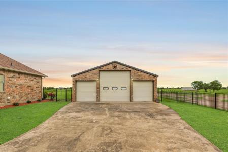 1310 Shadow Lakes Drive, Wills Point, Texas 75169