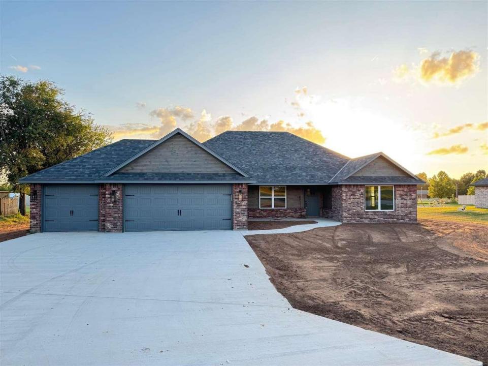 113 Weaver Way, Fletcher, Oklahoma 73541, USA