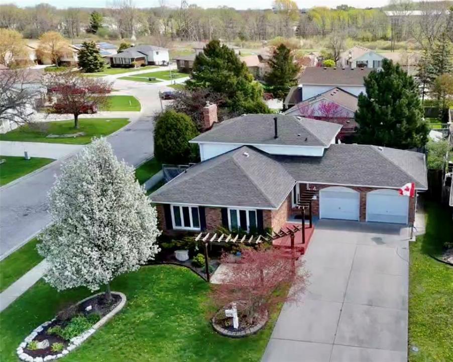 100 HASTINGS CRESCENT, Sarnia, Ontario N7S 5K5, Canada