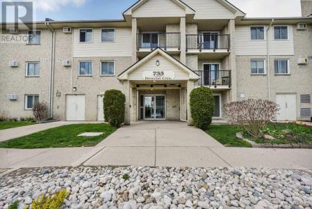 733 DEVERON CRESCENT, London South (south T), Ontario N5Z 4X7, Canadá