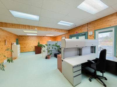 4002 Highway 17 East, Kenora, Ontario P9N 3X1, Canadá