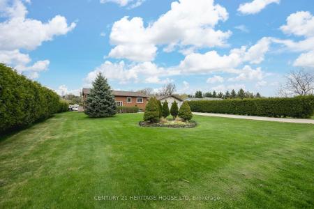 2720 CATHERINE STREET, Thames Centre, Ontario N0L 1G4, Canada