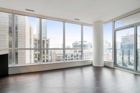 8 MERCER STREET, Toronto, Ontario M5V 0C4, Kanada