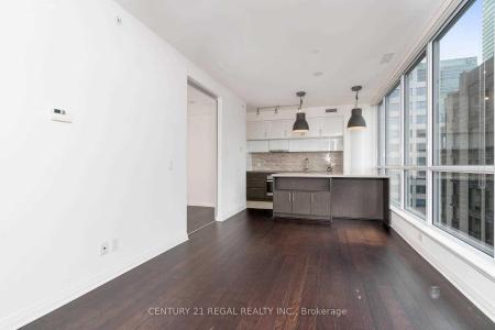 8 MERCER STREET, Toronto, Ontario M5V 0C4, Kanada