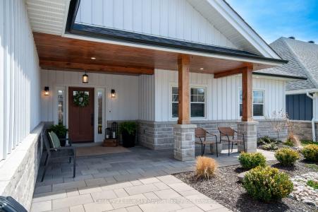 8 CHATEAU RIDGE, North Bay, Ontario P1C 0B9, Kanada