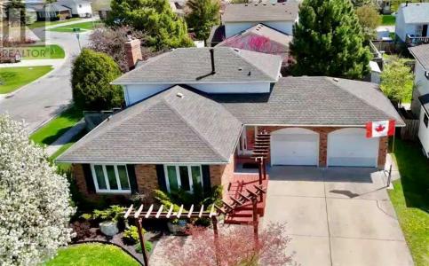 100 HASTINGS CRESCENT, Sarnia, Ontario N7S 5K5, Canada