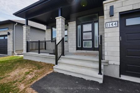 1144 AVIGNON STREET, Russell, Ontario K0A 1W0, Canadá