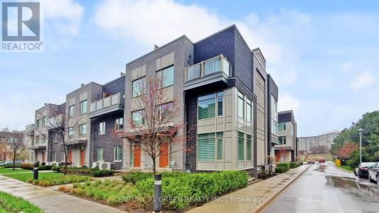 18 APPLEWOOD LANE, Toronto (etobicoke West Mall), Ontario M9C 0C1, Canada