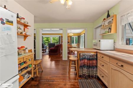 1753 NORTHSHORE ROAD, Algonquin Highlands, Ontario K0M 1J1, Canadá