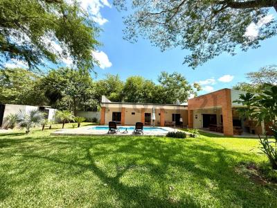 Calle Laguna azul , San Bernardino, Cordillera 00001, Paraguay