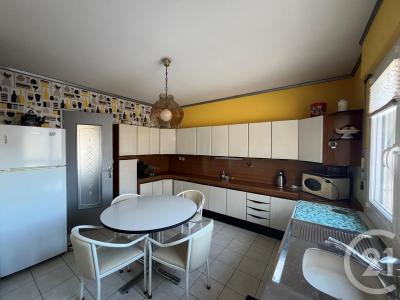 Lyon, Rhône-Alpes 69007, France