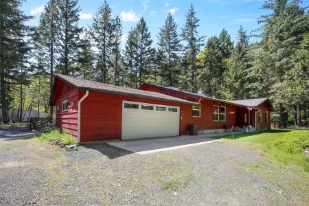 7077 Rockydale Road, Cave Junction, Oregon 97523, USA