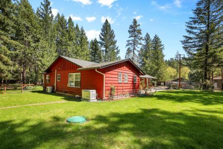 7077 Rockydale Road, Cave Junction, Oregón 97523, Estados Unidos