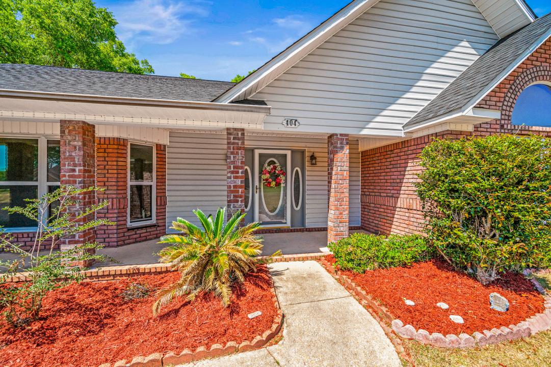 404 Kilkenny Way, Cantonment, Florida 32533