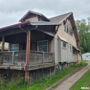 207 W Main Street, Knoxville, Illinois 61448, USA