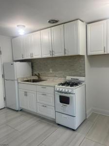 1018 Stuyvesant Ave, Irvington Township, ニュージャージー 07111, アメリカ合衆国