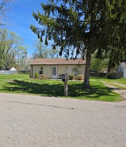 23362 Springbrook DR, FarmingtonHills, Michigan 48336