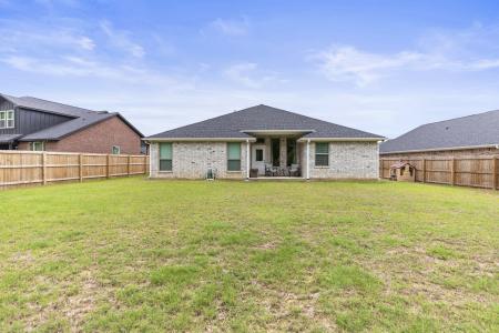 16022 Crossing Cir, Lindale, Texas 75771