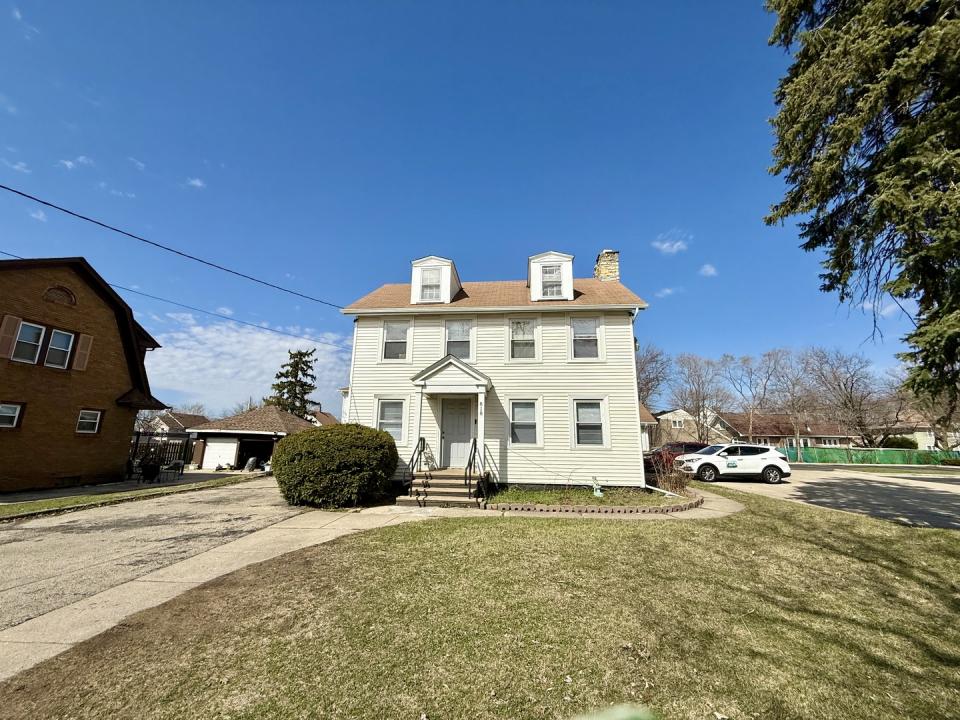818 E New York Street E, Aurora, Illinois 60505, HOA KỲ