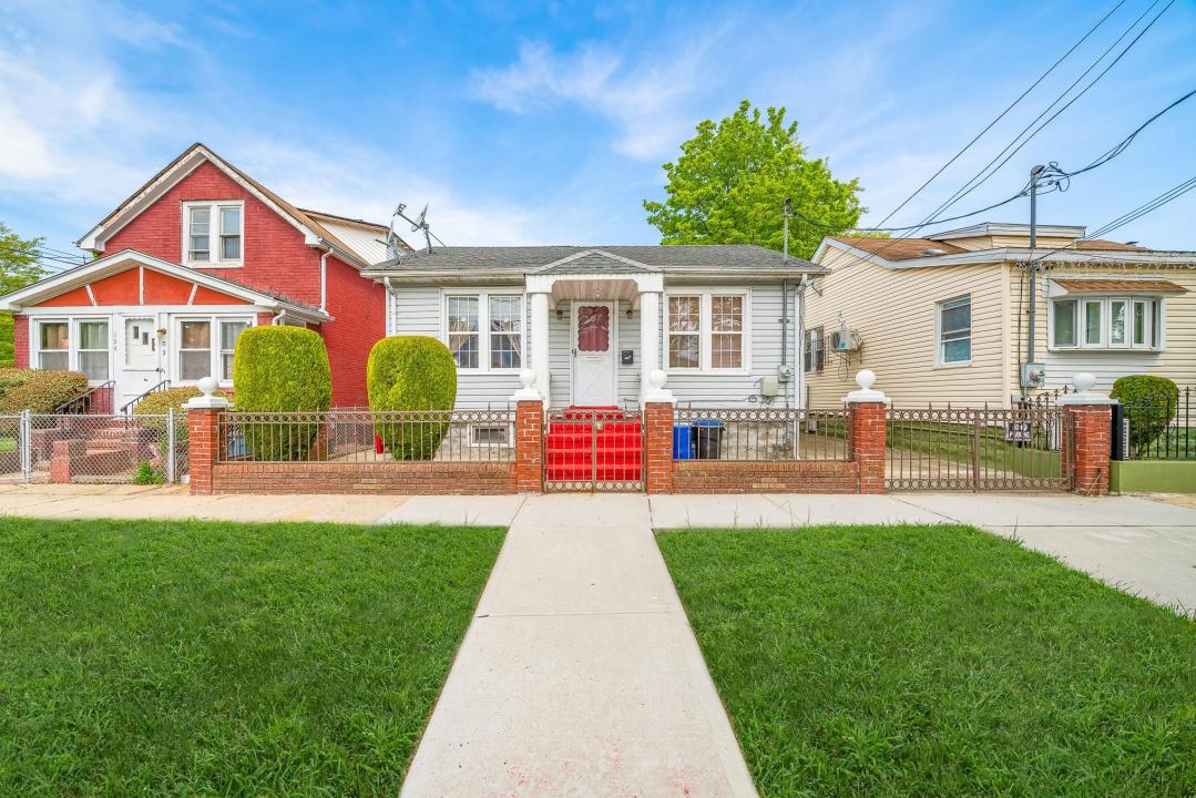 134-07 116th Avenue, South Ozone Park, Nowy Jork 11420, USA