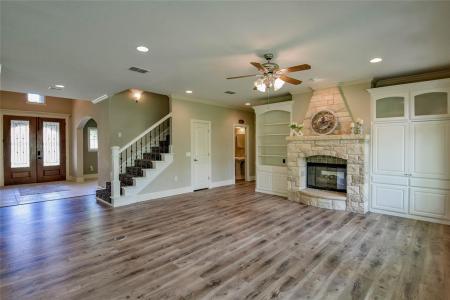 10203 Ravenswood Road, Granbury, Texas 76049, USA