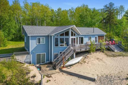 30 Ch. des Iroquois, L'Île-du-Grand-Calumet, Quebec J0X 1J0, Kanada
