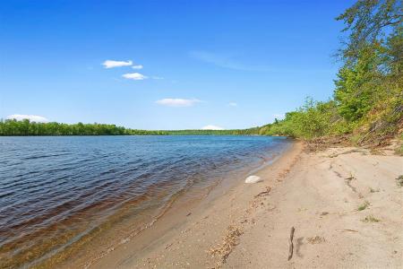 30 Ch. des Iroquois, L'Île-du-Grand-Calumet, Quebec J0X 1J0, Kanada