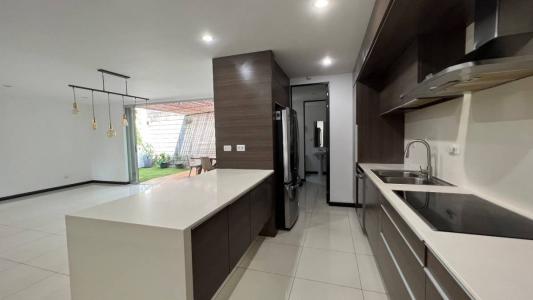 condominio paseo  del sol , Pozos Santa Ana, San José 00001, コスタリカ