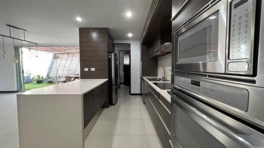 condominio paseo  del sol , Pozos Santa Ana, San José 00001, コスタリカ