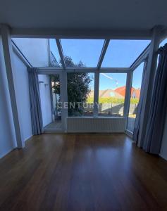Oberursel, Hessen 61440, Germany
