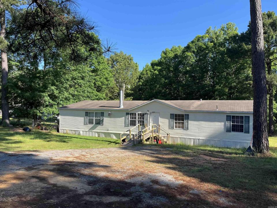 12476 Chambers Road, Bauxite, Arkansas 72011-9661