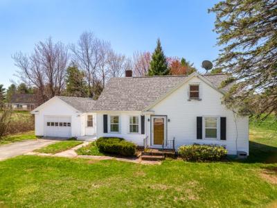 37 Shaker Road, Gray, Maine 04039, USA