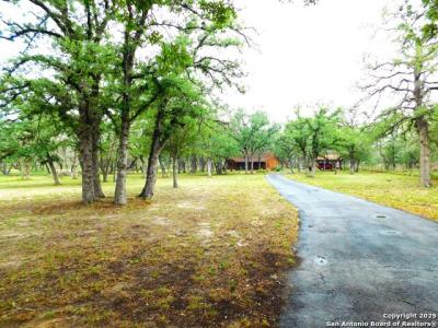 525 Cherry Ridge, Floresville, Texas 78114, USA