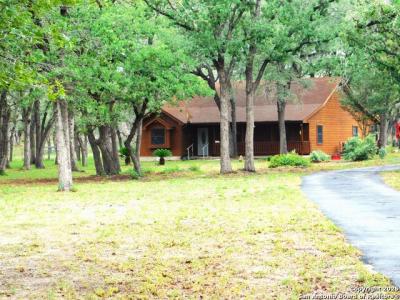 525 Cherry Ridge, Floresville, 德克薩斯州 78114, 美國