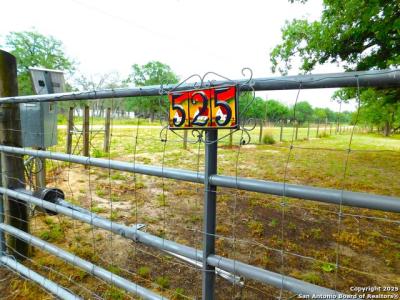 525 Cherry Ridge, Floresville, 德克薩斯州 78114, 美國