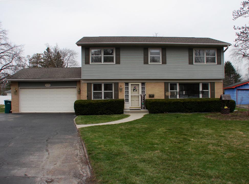 571 Dawn Circle, Grayslake, Illinois 60030
