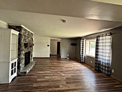 1015 Douglas Ave., Yankton, South Dakota 57078