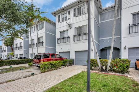 3599 NW 14th Court, Lauderhill, Floryda 33311, USA