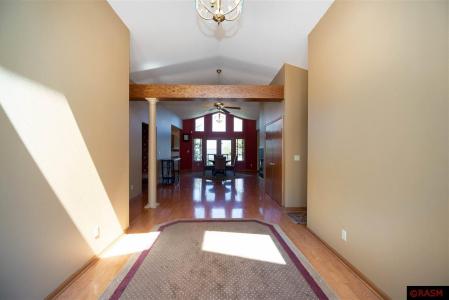 52084 190th Lane, Lake Crystal, Minnesota 56055