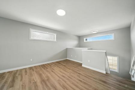 84 REYNOLDS ROAD, Sylvan Lake, Alberta T4S 0L8, Canada
