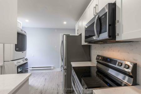 17 CARFRAE CRESCENT, London South, Ontario N6C 4A8, CANADÁ