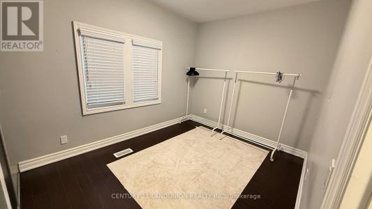 10 NINETEENTH STREET, Toronto (new Toronto), Ontario M8V 3L3, Canada